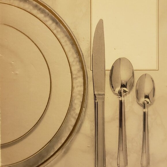 Lunch at The Ritz - Merlot Earrings - NEW - Picture 12 of 16